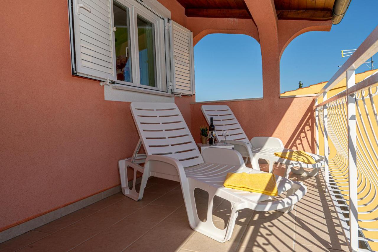 Seaview & Balcony Apartment Petra جادريغا المظهر الخارجي الصورة